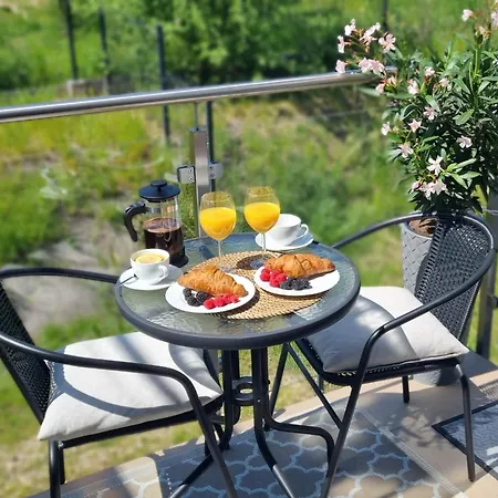 Mlody - Bezplatny Parking, Mocne Wifi, Dobre Polaczenie Z Lotniskiem Appartement