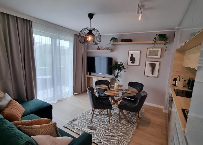 Mlody - Bezplatny Parking, Mocne Wifi, Dobre Polaczenie Z Lotniskiem