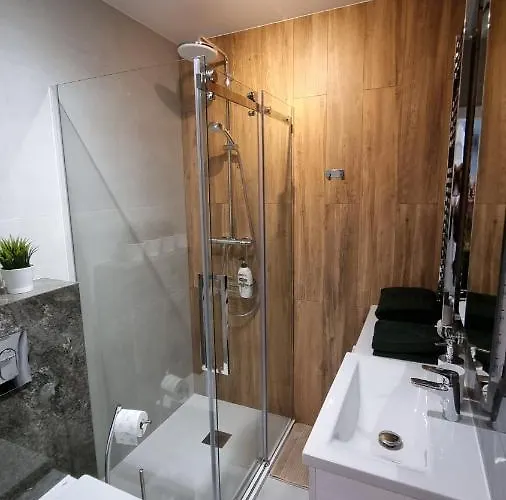 Mlody - Bezplatny Parking, Mocne Wifi, Dobre Polaczenie Z Lotniskiem *