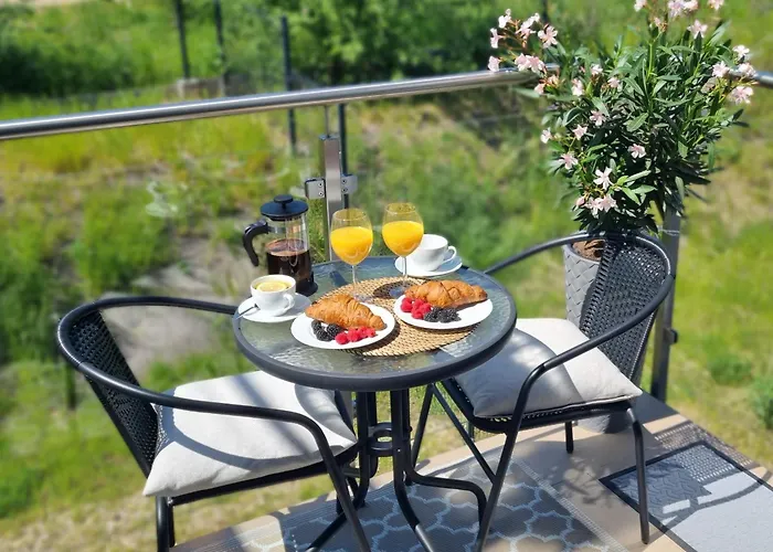 Mlody - Bezplatny Parking, Mocne Wifi, Dobre Polaczenie Z Lotniskiem شقة